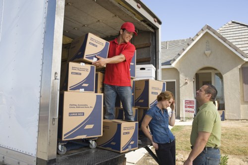 Packing and unloading items during a fast local move
